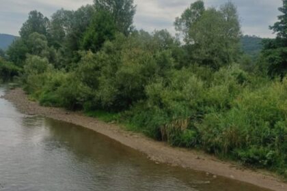 finalizare lucrari de decolmatare si reprofilare a albiei raului lapus in localitatea razoare 68ad6c7674aa6