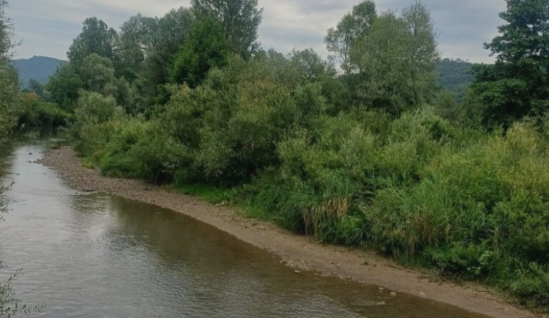 finalizare lucrari de decolmatare si reprofilare a albiei raului lapus in localitatea razoare 68ad6c7674aa6