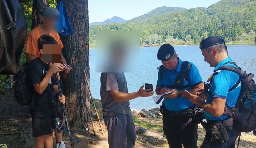 jandarmii continua activitatile de monitorizare si verificare in zona lacului firiza 6899b5bb21044