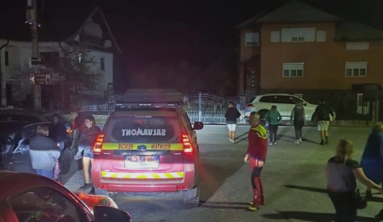 salvamont maramures interventie in taurile buhaescu muntii rodnei pentru salvarea a 11 persoane ratacite 68a1a2f3e1fb7