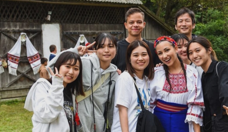 tara lapusului a patra editie a transilvania creative camp reuneste studenti romani si internationali 68a8748550548