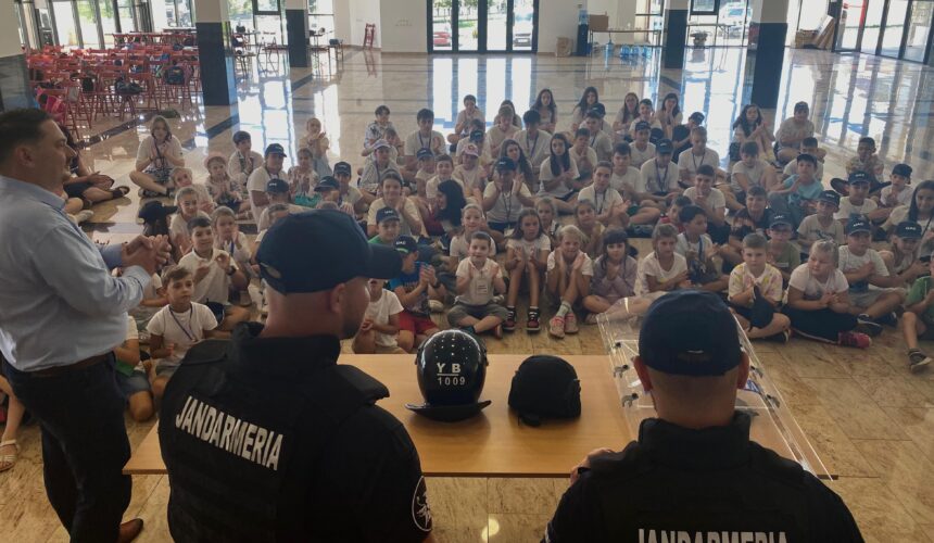 vacanta in siguranta peste 2500 de copii si tineri s au bucurat de activitatile organizate de jandarmi in taberele de vacanta in luna iulie 68946a8e0d3ef