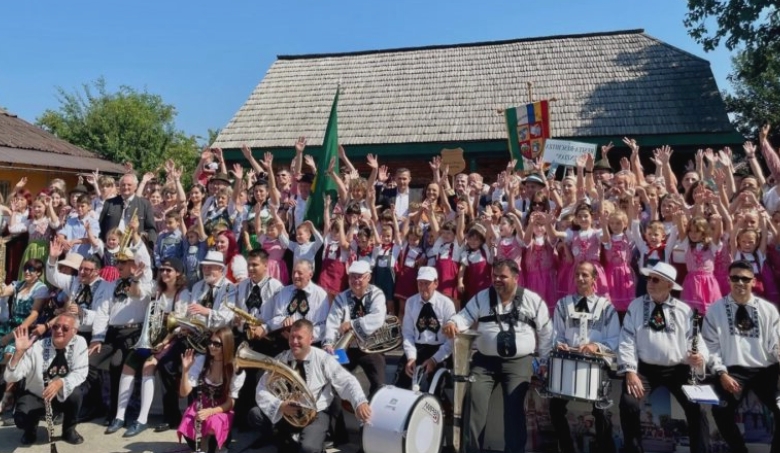 viseu de sus festivalul zipserilor zipsertreff 2025 68a31e0c38630