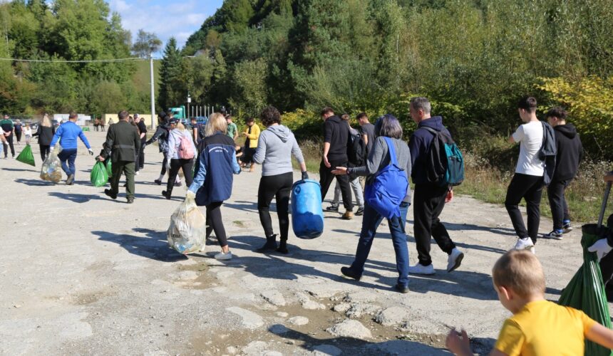 lets do it romania actiune de ecologizare de la barajul stramtori firiza au scazut deseurile abandonate in maramures 68d11454ad7de