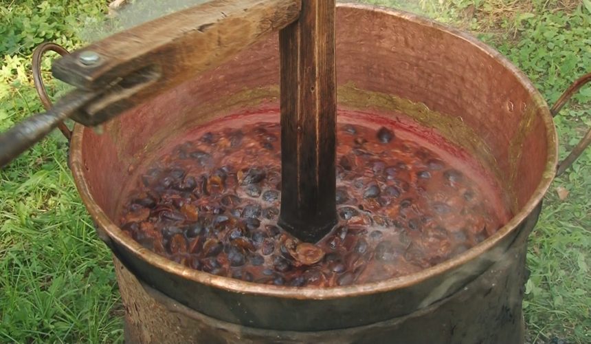 muzeul satului baia mare invitatie la prepararea silvoitei 68d111394f7b9