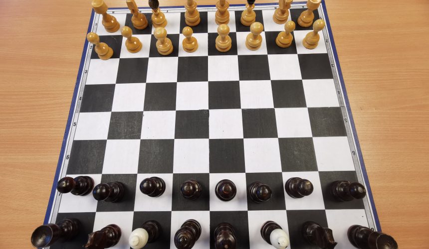 sah cupa castanelor la biblioteca judeteana 68c5111670e0e