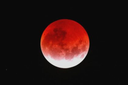 video eclipsa totala de luna in 7 septembrie 68b96183e1136