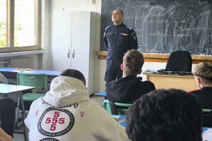 baia mare jandarmi la intalnire cu elevii 68e104a4abe9b