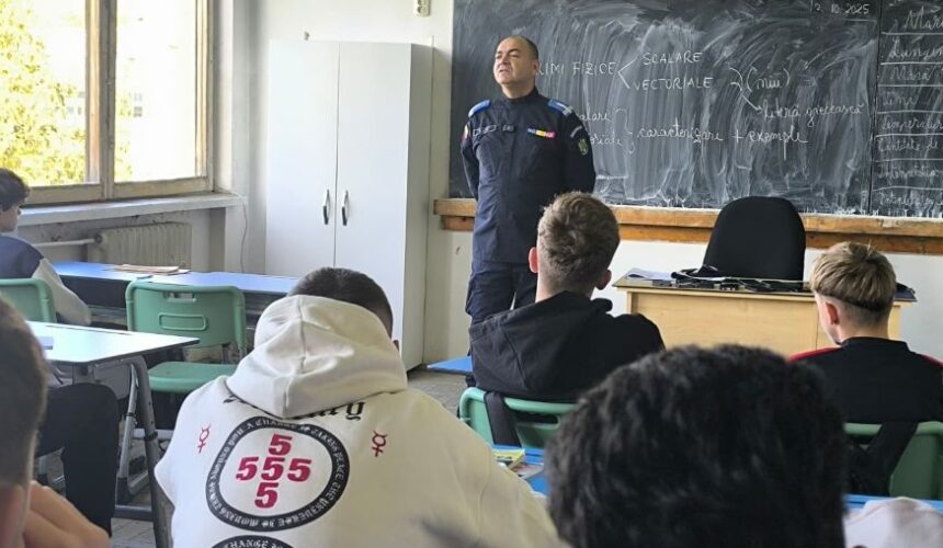 baia mare jandarmi la intalnire cu elevii 68e104a4abe9b