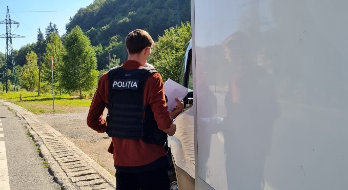 ipj verificari in trafic si la firme ale politistilor serviciului de investigare a criminalitatii economice in sighet si baia mare 68f0dffca1f7c