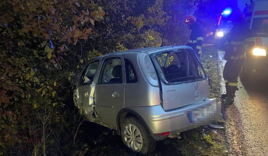 isu accident cu trei autovehicule in grosi 690085357f356