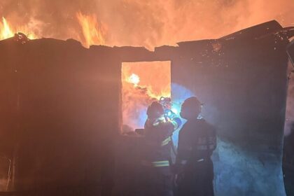 isu locuinta cuprinsa de flacari un barbat a ajuns la upu 68f0c84d3b13c