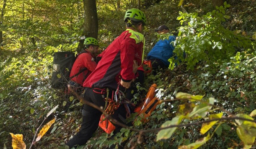 salvamont maramures operatiune de salvare derulata in zona usturoi din baia mare 68f74af429b83