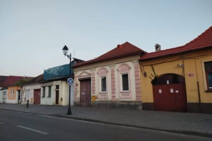 semnare petitie impreuna salvam si protejam cladirile cu valoare culturala din baia mare 68e6ae6505303