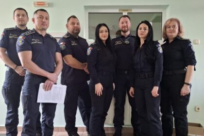 solidaritate 30 de politisti de frontiera din maramures au donat sange pentru larisa o fetita de 13 ani din sighetu marmatiei 68fa2ae2a5bb3