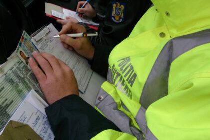 recea zeci de masini oprite la verificari 13 amenzi si trei certificate de inmatriculare retinute 69135e1f45810