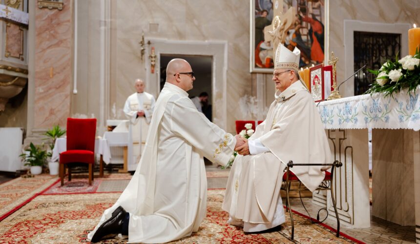 sighetu marmatiei orosz krisztofer levente a fost hirotonit ca diacon permanent 6935531f01039