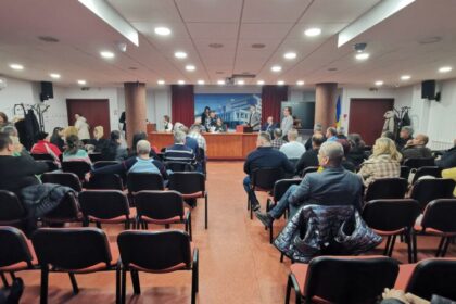 video adunarea generala a sindicatului din administratie maramures presedintele nicolae muresan a fost reales 692cce311b850