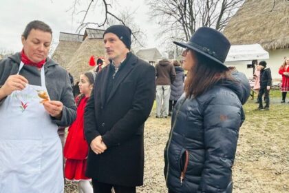 zahoranszki brigitta comunitatea din coltau si catalina a reprezentat tara chioarului si comunitatea maghiara la evenimentul craciun in maramures 6947bfe34325f