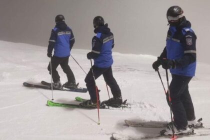 inspectoratul de jandarmi schiati responsabil pe partii un schior a accidentat o fetita 696e2fe43b927