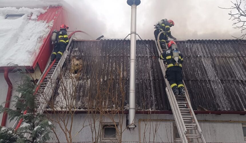 isu incendiu in baia mare o persoana a ajuns la spital intoxicata cu fum 69688d715693c