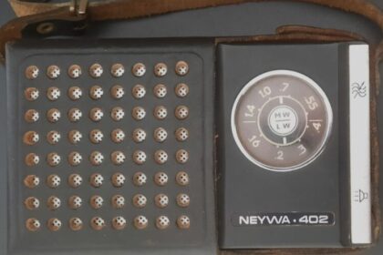 muzeul judetean de istorie exponatul lunii radio portabil model neywa 402 6964ced912fd6