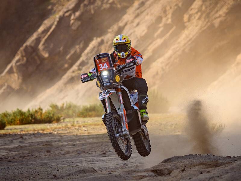 pilotul roman emanuel gyenes castiga etapa a 2 a din raliul dakar 695d7bf0a56a7