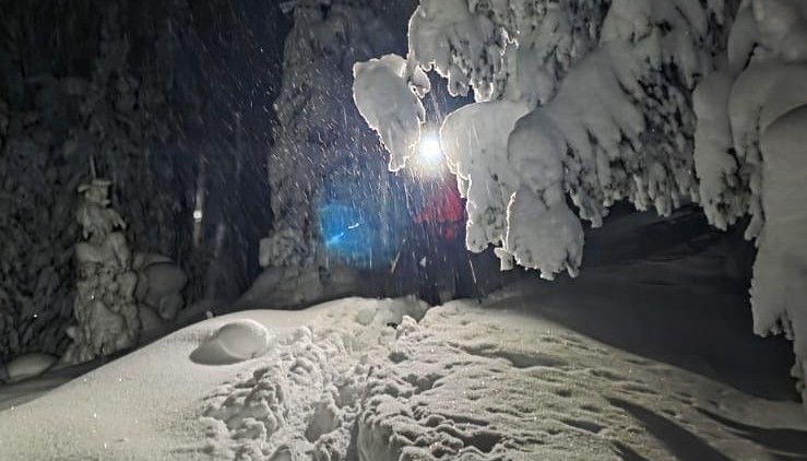 salvamont interventie pentru salvarea a doi ucraineni in muntii maramuresului 697c6a1c844fa