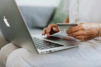 cum evolueaza platformele online si de ce marketplace urile devin infrastructura esentiala a comertului digital 698c8a90961ff