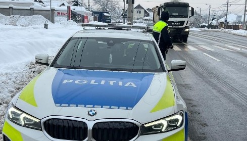 politia rutiera cercetati dupa ce au condus cu viteza excesiva in stare de ebrietate sau fara permis 6980afb4d5d68