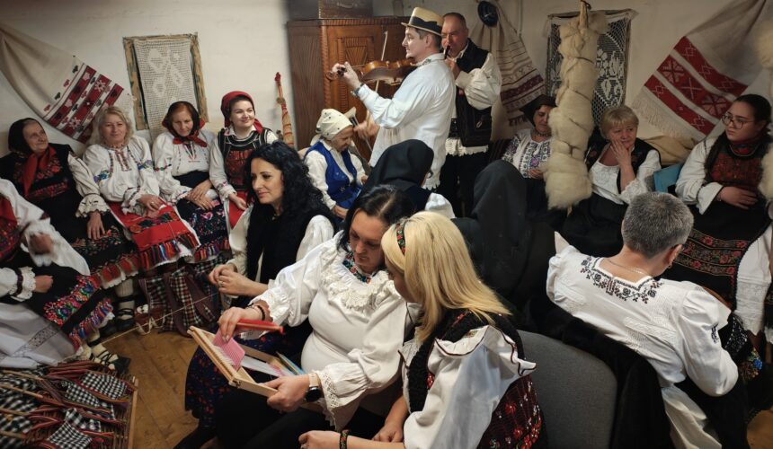 sezatoare la muzeu un eveniment care a adus emotia si atmosfera autentica a sezatorilor organizate odinioara in satul traditional 6985f6aeded2e