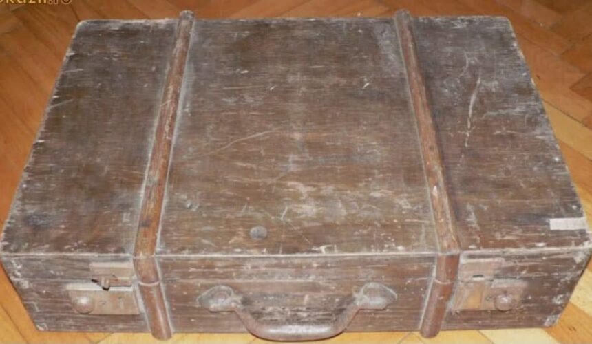 teatrul municipal baia mare se cauta valiza de lemn pentru scenografia unui spectacol 6995c06505056