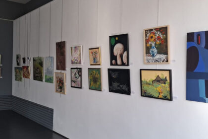 galeria de arta uap expozitia cu vanzare martisor 69a88b2cd2cbb