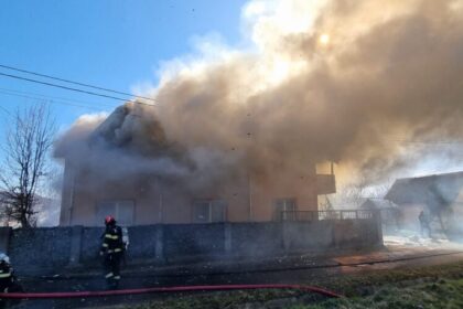isu incendiu intr o gospodarie din surdesti 69aed516334aa