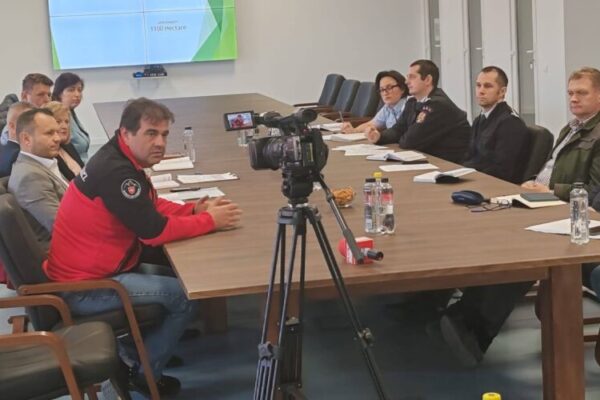 isu maramures sedinta de lucru cu scopul prevenirii incendiilor de vegetatie uscata si de fond forestier la nivelul judetului maramures 69b27eb2e936c