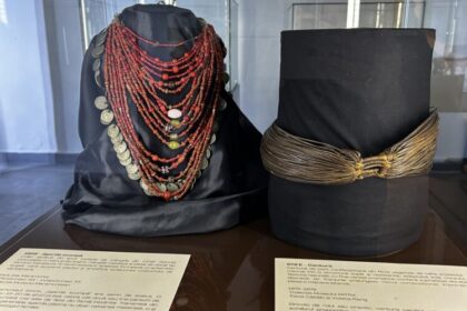 muzeul etnografic al maramuresului invitatie la expozitie ea chipuri ale feminitatii punti intre maramures si africa traditionala 69aab0af66083