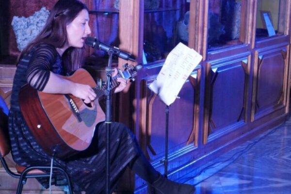 pietre muzica si versuri ziua internationala a poeziei la muzeul de mineralogie 69bbdc6257a54