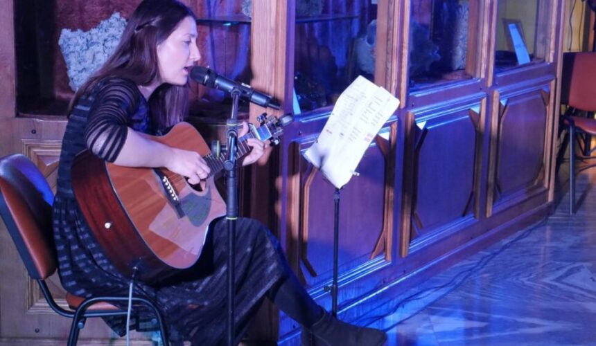 pietre muzica si versuri ziua internationala a poeziei la muzeul de mineralogie 69bbdc6257a54