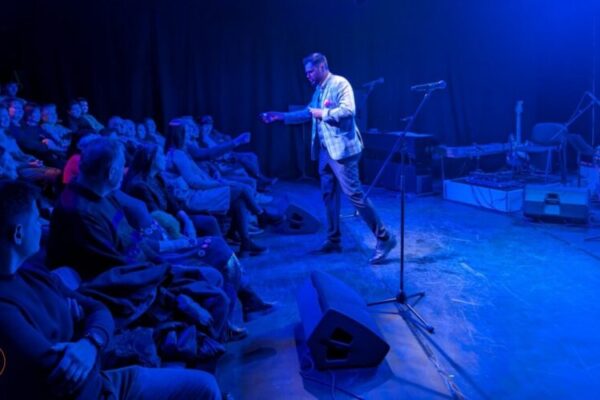 teatrul municipal baia mare de conectatca prin magie cu invitatul special andrei babici magician 69bbd8efe458b