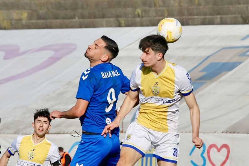 trei puncte si instalarea in fotoliul de lider 69afe5230321b