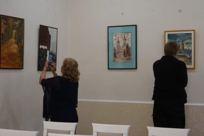 video vernisajul expozitiei membrilor asociatiei artistilor plastici satu mare la baia sprie 69c4591513358