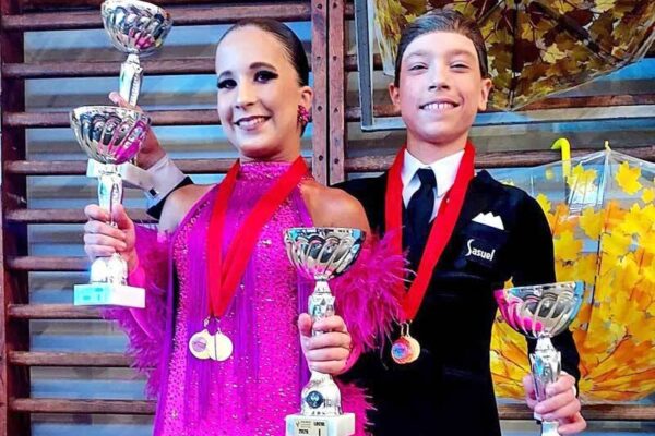 perechile de la dancelight baia mare de sase ori pe podiumul idance academy festival 69f30c8c327a2