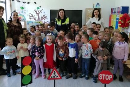 copalnic manastur politisti la gradinita 6a072acd7c619