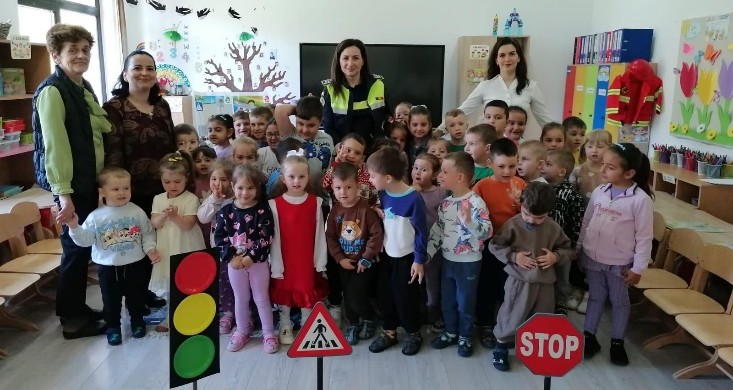 copalnic manastur politisti la gradinita 6a072acd7c619