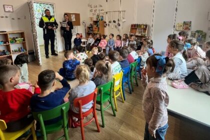 ipj politisti la intalnire cu copiii 6a05f6b336b2f