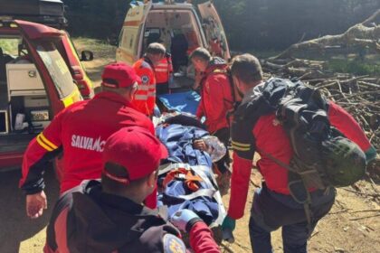 salvamont interventie pentru salvarea unui barbat la strambu baiut 69f9a2b6e5400