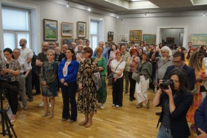 video arta baimareana 130 1896 2026 130 de lucrari 130 de artisti de la hollosy simon la adrian ghenie 69fce1c84be8a