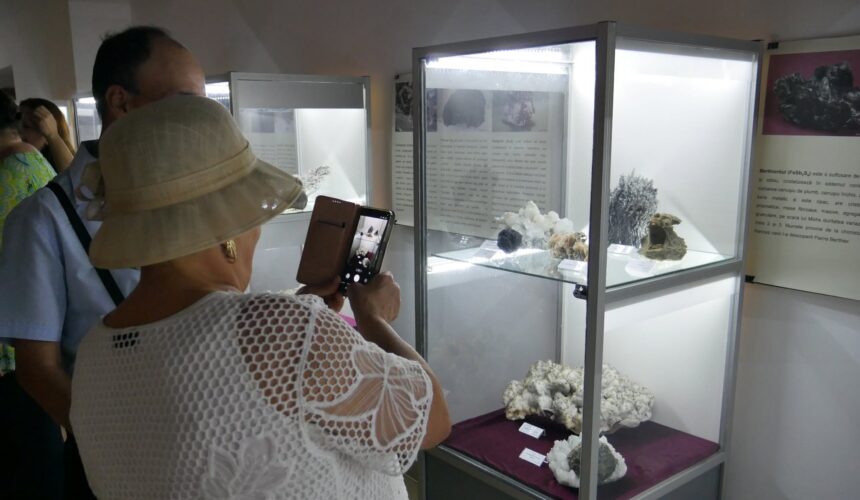 muzeul judetean de mineralogie magia cristalelor a ajuns la tulcea 6a60b60846560
