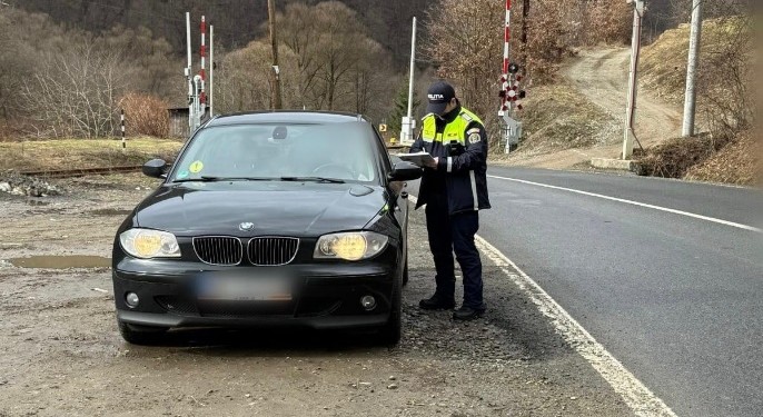soferi taxati amenzi si permise retinute in urma unor controale la trecerile la nivel cu calea ferata 6a6a07b7f24fc