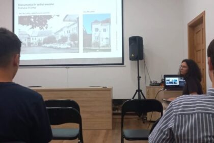 muzeul judetean de istorie a fost marcat 570 de ani de la moartea voievodului iancu de hunedoara si mostenirea lasata de el 6a7c5ec36cfbe